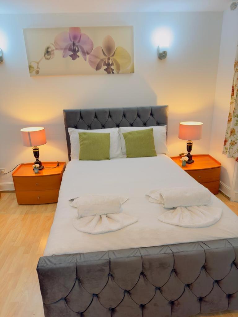 Bright Budget Studio Apartment In Central London Eksteriør billede