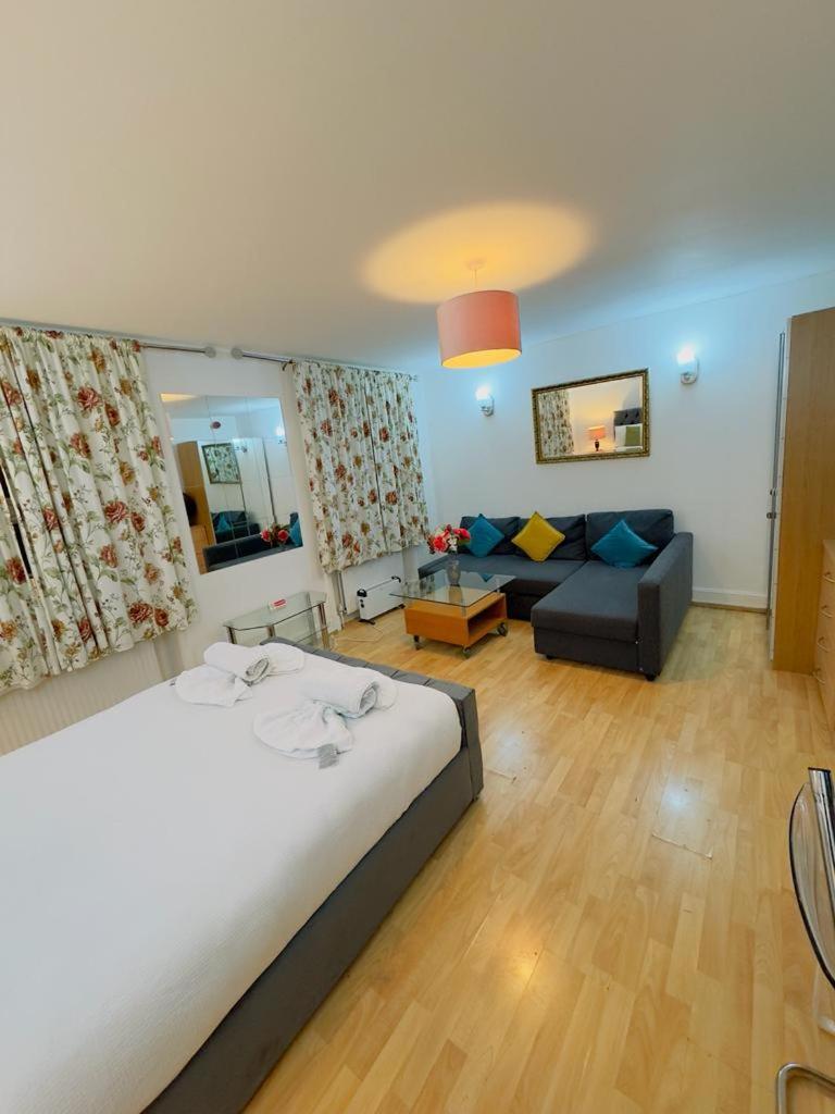 Bright Budget Studio Apartment In Central London Eksteriør billede